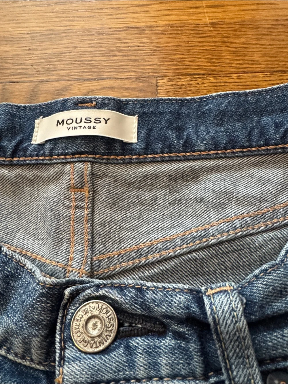 Moussy Evelyn Cropped Straight Hi Jean